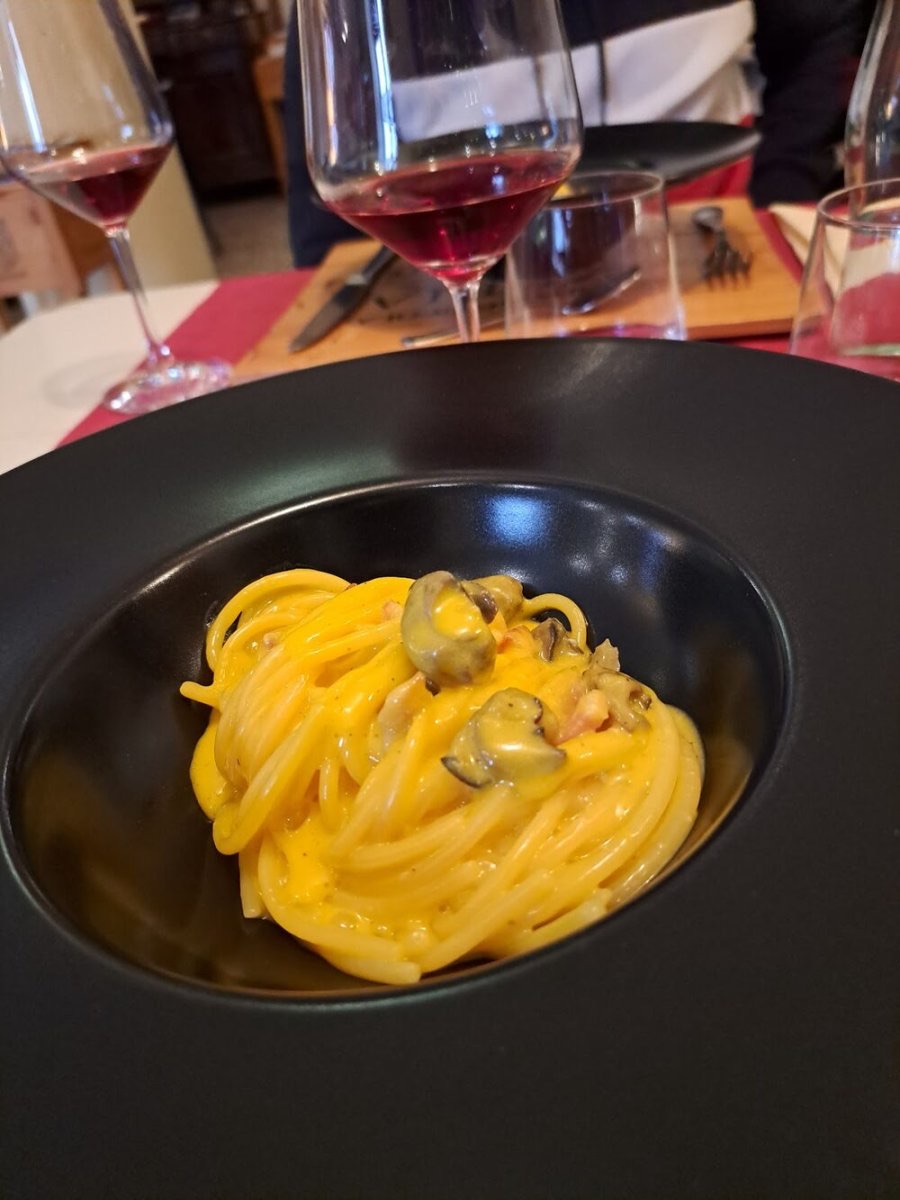 Spaghettone alla carbonara di lumache